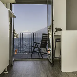 Campione Univela Rooms & Beds - Private Beach Хостел